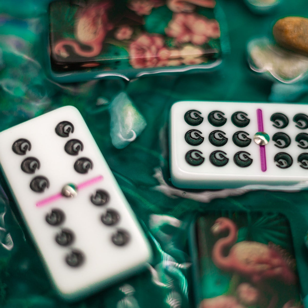 Flamingo Dominos