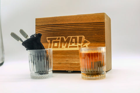 Whiskey Glass Set - 2 Glasses and 8 Ice Cubes