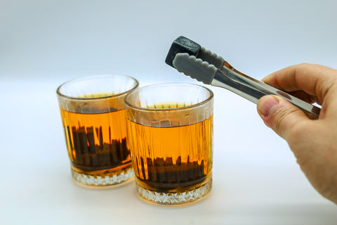 Whiskey Glass Set - 2 Glasses and 8 Ice Cubes